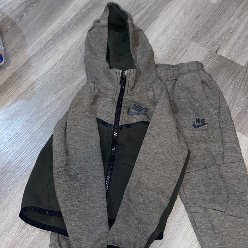 Toddler boys Nike jogger set